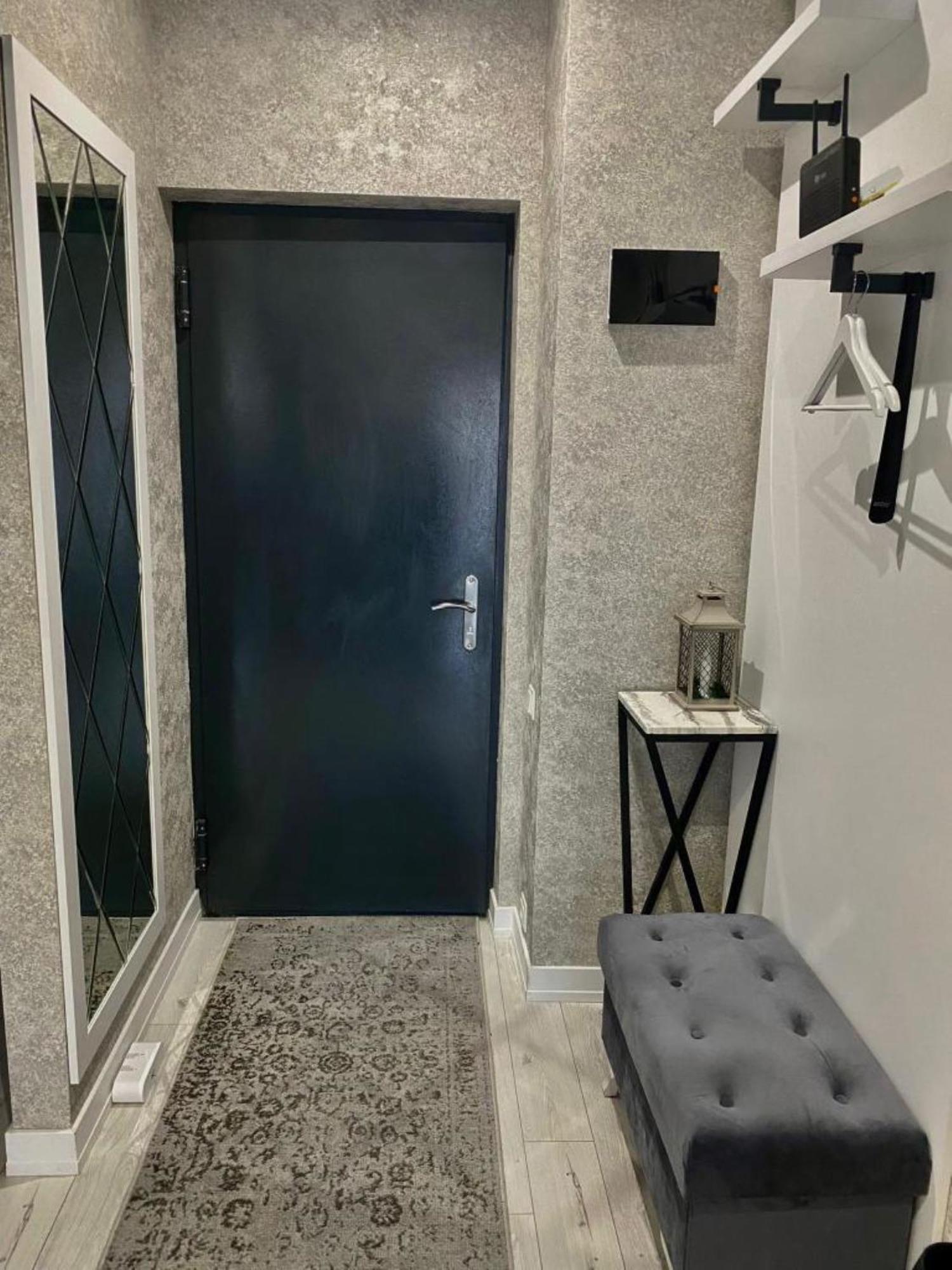 Apartment Evis Ltd *